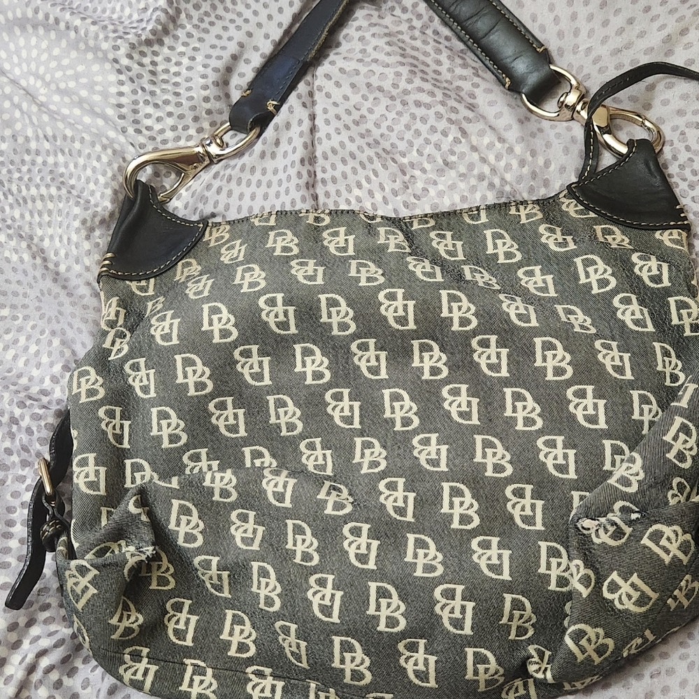 Dooney and Bourke hand bag